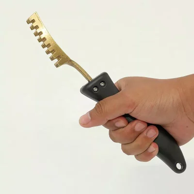 Non-Slip Handle Design of Brass Fish Scaler
