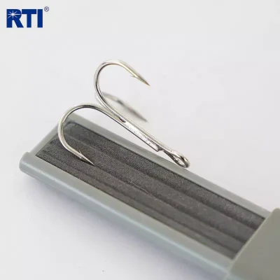 Groove design of the Diamond Fishing Hook Sharpener