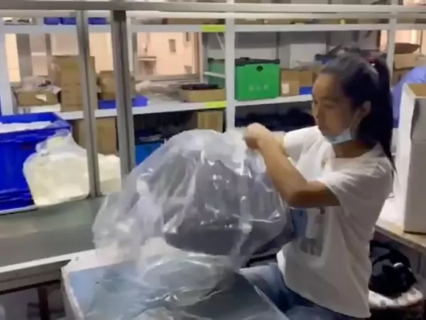 RTI Living Fish Bucket Packing
